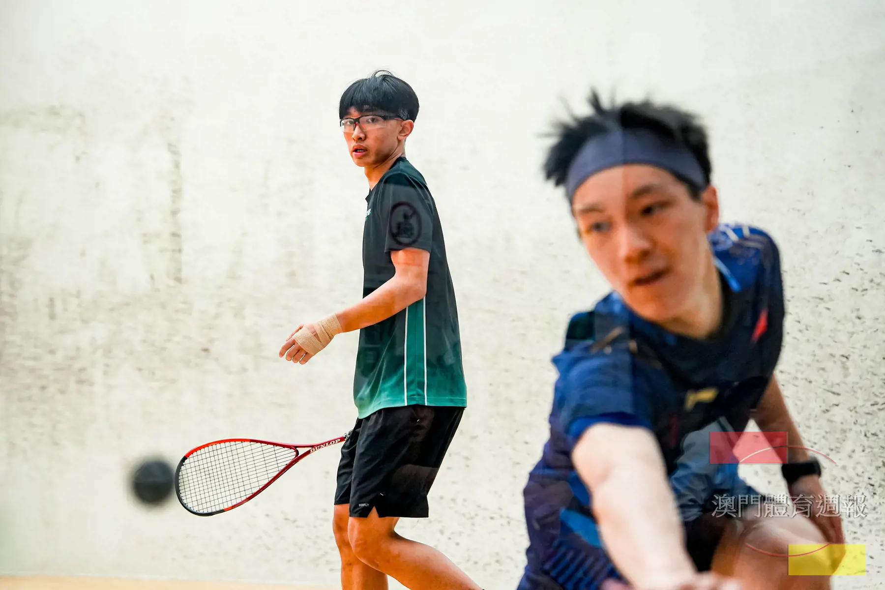 李嘉熙（左）帶傷下力戰中國隊Du Shaoqian.jpg
